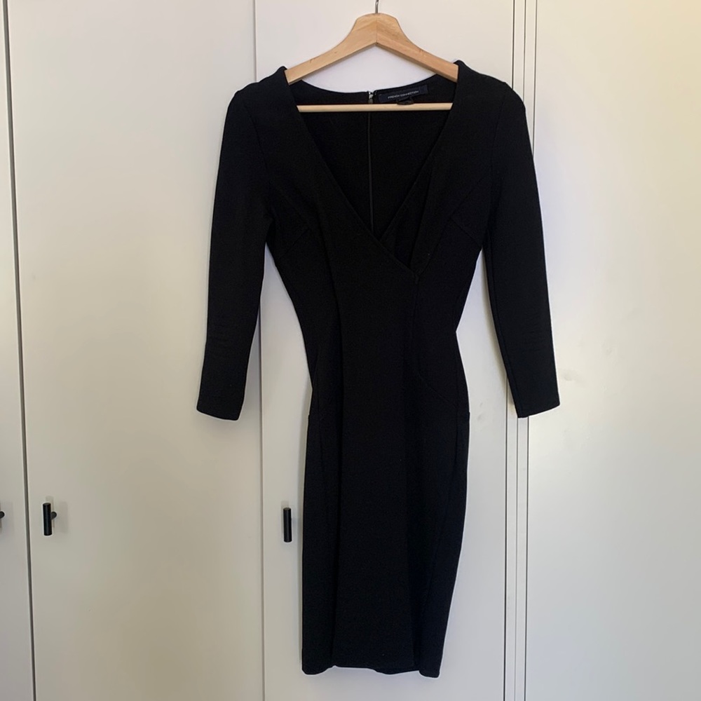 French Connection Fitted Rayon/Spandex 3/4 Sleeve Dress. Size US 4. Black.